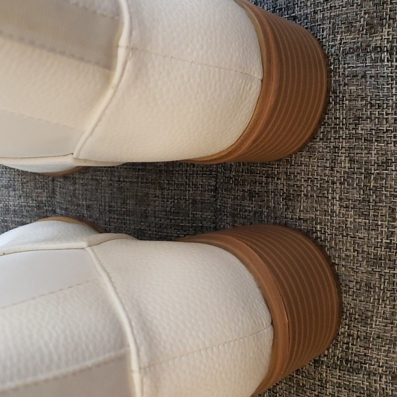 VETASTE Pointed Toe Stacked Chunky Block Heel Ankle Boots White Size 5.5 - Picture 8 of 11